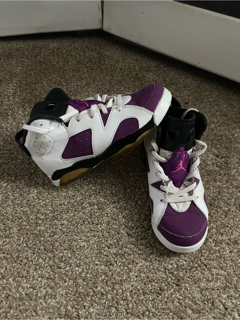 Kids Air Jordan 6 Retro GG "Vivid Pink / Bright Grape" Sneakers